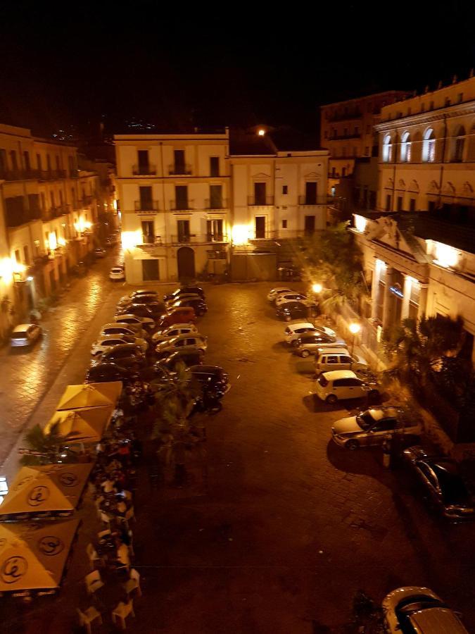 Sweet Home In The City Center Palermo Exterior foto