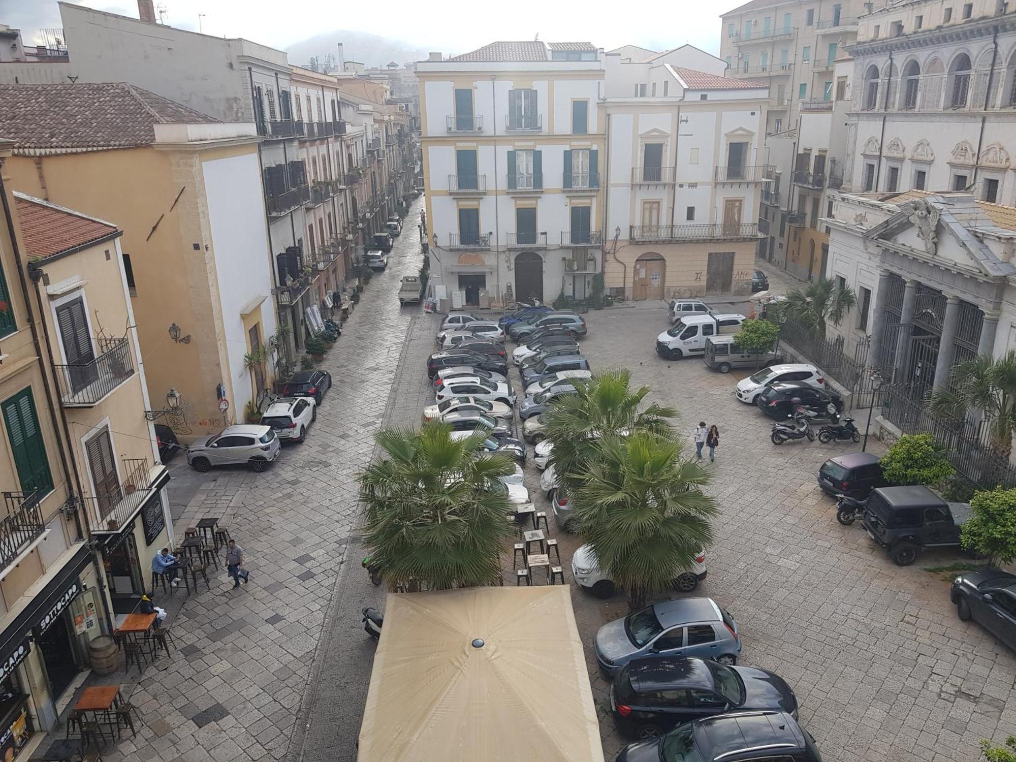 Sweet Home In The City Center Palermo Exterior foto